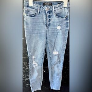 Judy Blue Women's Skinny Fit Distressed Jeans - Light Blue